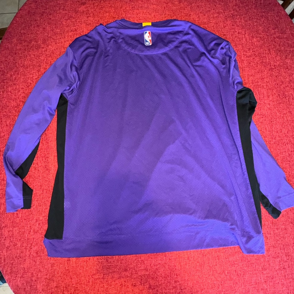 👉🏼NWOT👈🏼 Men's Los Angeles Lakers Nike NBA Purple Long Sleeve Performance Shirt - Picture 6 of 6